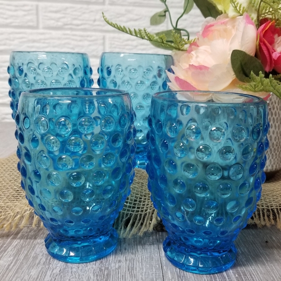 🎉HP🎉Vintage hobnail aqua/turquoise drinking glasses - Picture 1 of 11